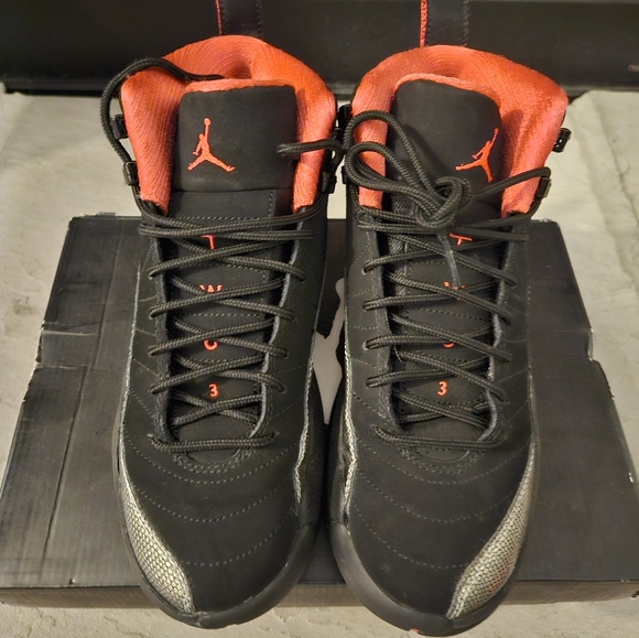 Retro Air Jordan 12 Retro girls- Black and Siren Ren Size 5 - Picture 5 of 6